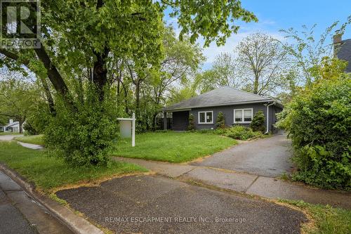 16 WOODWARD AVENUE  Brampton, ON L6V 1K1