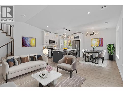 7670 Mountain Drive, Anglemont, BC 