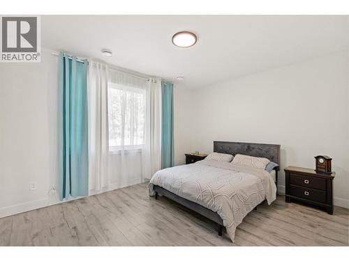 7670 Mountain Drive, Anglemont, BC 