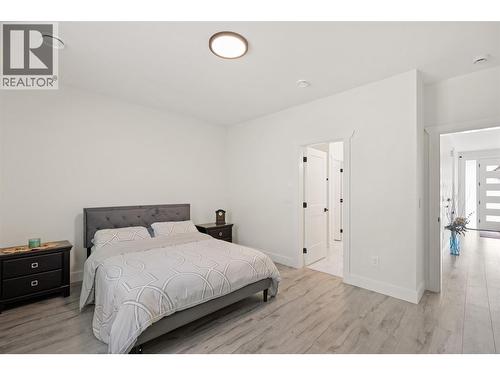 7670 Mountain Drive, Anglemont, BC 