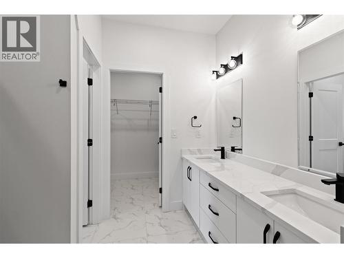 7670 Mountain Drive, Anglemont, BC 