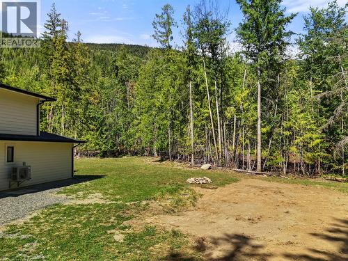 7670 Mountain Drive, Anglemont, BC 