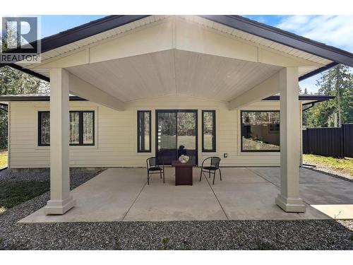 7670 Mountain Drive, Anglemont, BC 