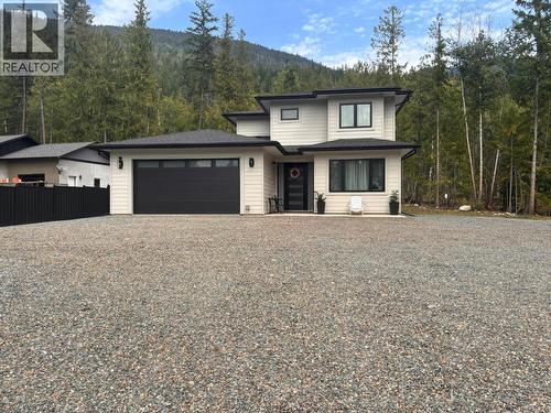 7670 Mountain Drive, Anglemont, BC 