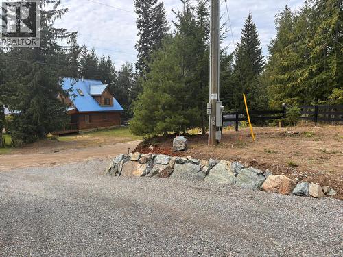 7670 Mountain Drive, Anglemont, BC 
