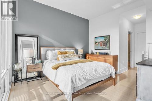 323 - 29 Queens Quay E, Toronto, ON - Indoor Photo Showing Bedroom