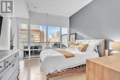 323 - 29 Queens Quay E, Toronto, ON - Indoor Photo Showing Bedroom