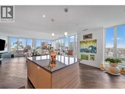 2106 989 NELSON STREET  Vancouver, BC V6Z 2S1