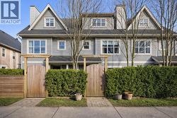 4172 WELWYN STREET  Vancouver, BC V5N 3Z2