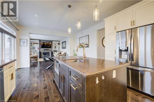 268 Evens Pond Crescent, Kitchener, ON - Indoor Photo Showing Kitchen With Stainless Steel Kitchen With Upgraded Kitchen