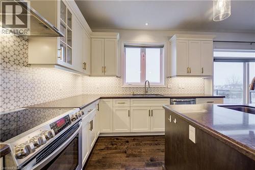268 Evens Pond Crescent, Kitchener, ON - Indoor Photo Showing Kitchen With Stainless Steel Kitchen With Upgraded Kitchen