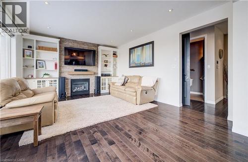 268 Evens Pond Crescent, Kitchener, ON - Indoor Photo Showing Living Room With Fireplace