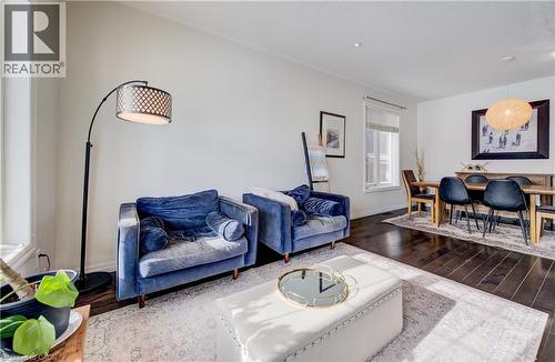 268 Evens Pond Crescent, Kitchener, ON - Indoor Photo Showing Living Room