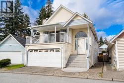 18 2865 GLEN DRIVE  Coquitlam, BC V3B 6Y8