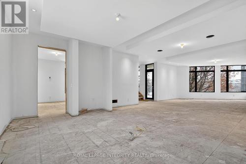 112 Queen Elizabeth Drive, Ottawa, ON - Indoor Photo Showing Other Room