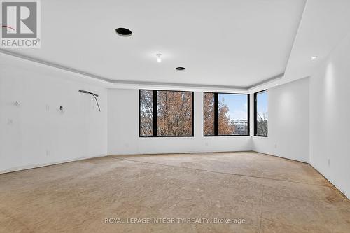 112 Queen Elizabeth Drive, Ottawa, ON - Indoor Photo Showing Other Room