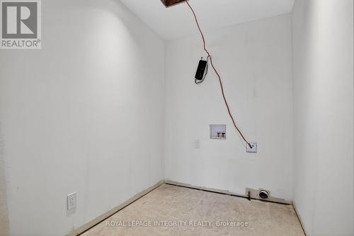 112 Queen Elizabeth Drive, Ottawa, ON - Indoor Photo Showing Other Room