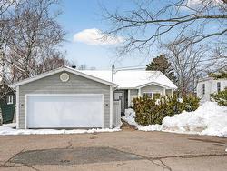 28 OLD KINGS Road Sydney, NS B1S 2B5