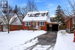 20 ROBERTSFIELD CRESCENT  Toronto, ON M1R 2X2