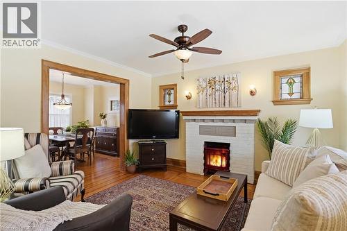 223 Park Row S, Hamilton, ON - Indoor Photo Showing Living Room With Fireplace