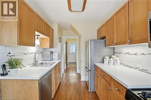 223 Park Row S, Hamilton, ON - Indoor Photo Showing Kitchen