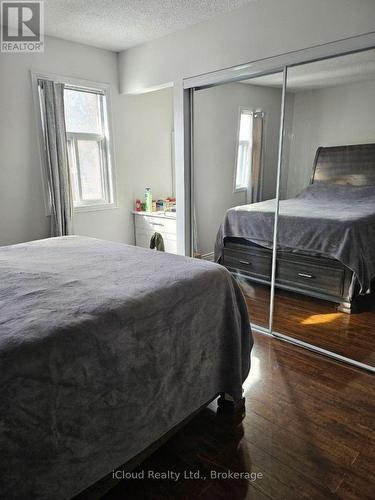 61 Hull Street, Mississauga, ON - Indoor Photo Showing Bedroom