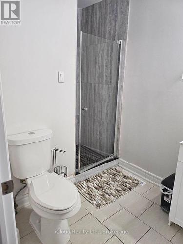 61 Hull Street, Mississauga, ON - Indoor Photo Showing Bathroom