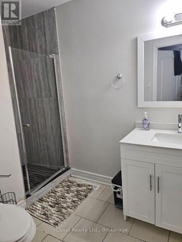 61 Hull Street, Mississauga, ON - Indoor Photo Showing Bathroom
