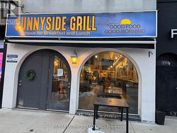 337 LAKESHORE ROAD E  Oakville, ON L6J 1J4