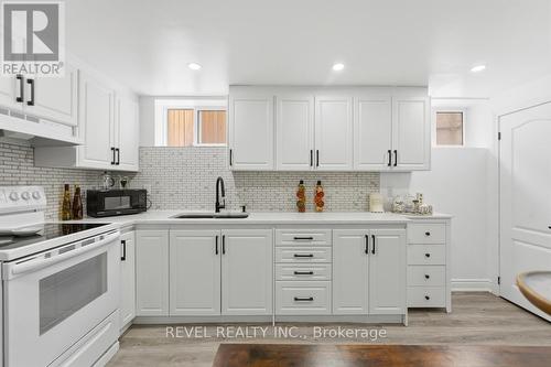 44 Jefferson Avenue, Hamilton, ON - Indoor Photo Showing Kitchen