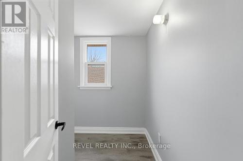 44 Jefferson Avenue, Hamilton, ON - Indoor Photo Showing Other Room