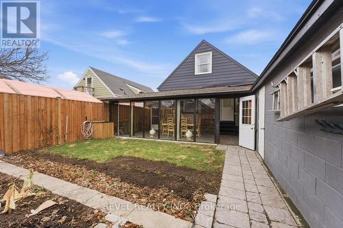 44 Jefferson Avenue, Hamilton, ON - Outdoor