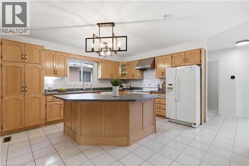 12 Sumner Crescent, Grimsby, ON - Indoor Photo Showing Kitchen