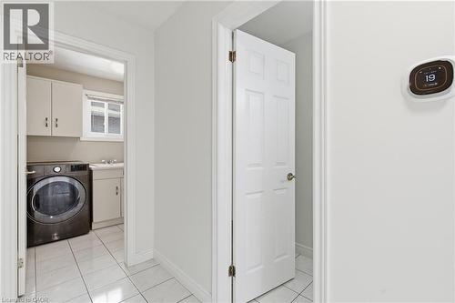 12 Sumner Crescent, Grimsby, ON - Indoor Photo Showing Laundry Room