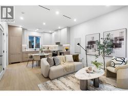 3277 GRAVELEY STREET  Vancouver, BC V5K 3K8