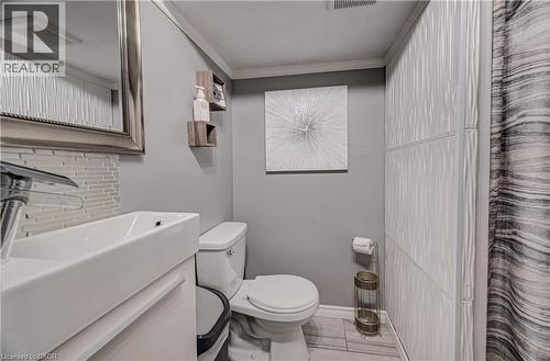 150 Glamis Road, Cambridge, ON - Indoor Photo Showing Bathroom