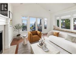 2623 LAWSON AVENUE  West Vancouver, BC V7V 2G3