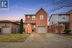333 CELTIC Drive  Stoney Creek, ON L8E 4N1
