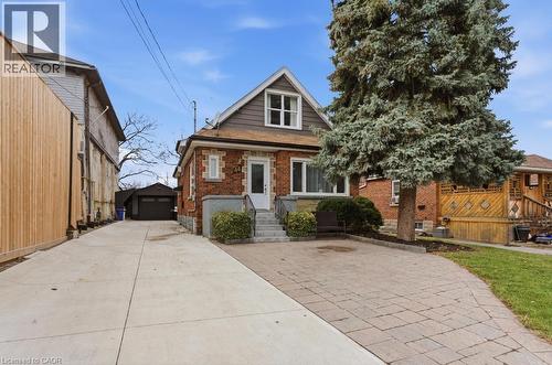 44 JEFFERSON Avenue  Hamilton, ON L8H 1A7