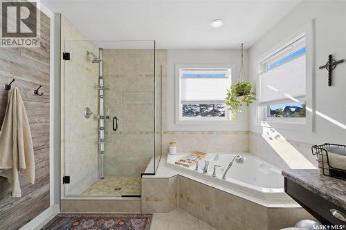 516 Atton Lane, Saskatoon, SK - Indoor Photo Showing Bathroom