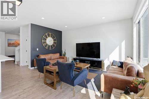 360 Barrett Street, Saskatoon, SK - Indoor Photo Showing Living Room