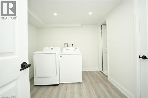 140 Jansen Avenue, Kitchener, ON - Indoor Photo Showing Laundry Room