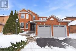 25 GLENCEDAR CRESCENT  Whitby (Pringle Creek), ON L1R 1X3