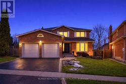 70 KEFFER CIRCLE  Newmarket, ON L3X 1R8