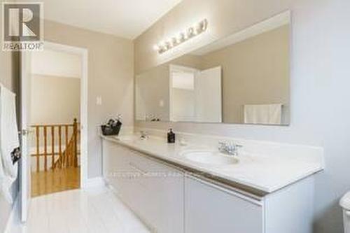 4562 Penhallow Road, Mississauga, ON - Indoor Photo Showing Bathroom