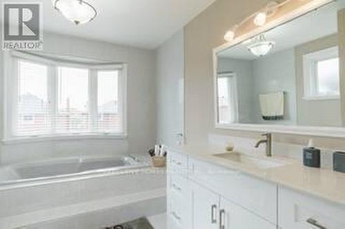 4562 Penhallow Road, Mississauga, ON - Indoor Photo Showing Bathroom