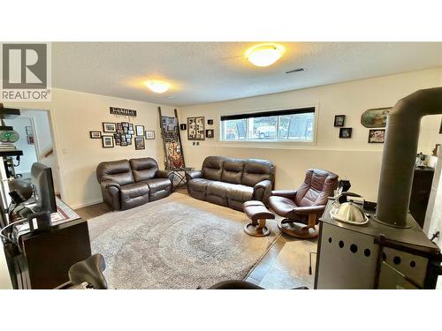 461 Eighth Avenue, Midway, BC - Indoor