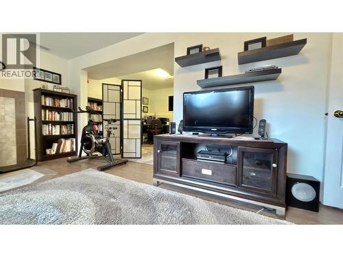 461 Eighth Avenue, Midway, BC - Indoor Photo Showing Other Room