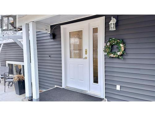 461 Eighth Avenue, Midway, BC - Outdoor With Exterior