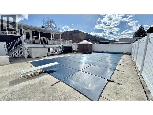 461 Eighth Avenue, Midway, BC - Outdoor